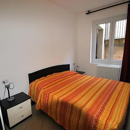 Piazzo Sleeps 4 Pool Wifi Apartment